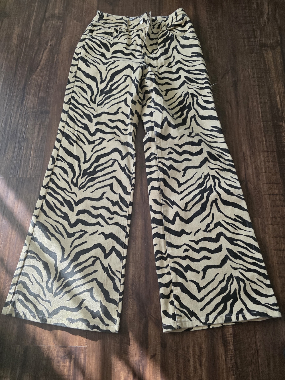 Fashion Nova Savanna High Rise Printed Flare Jeans Zebra Animal Print Size 7 NWT - Picture 3 of 6